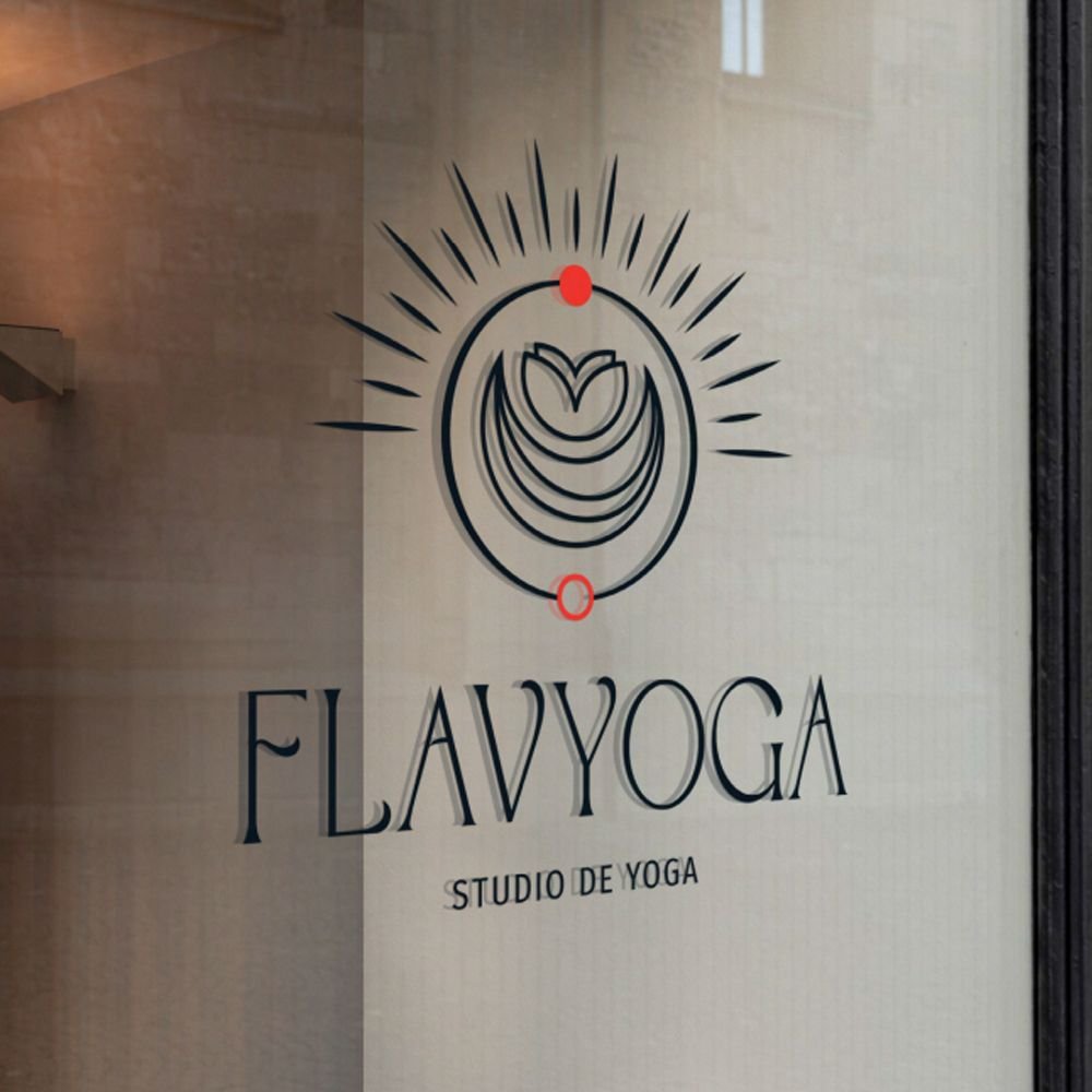Logo FlavYoga sur la vitrine du studio
